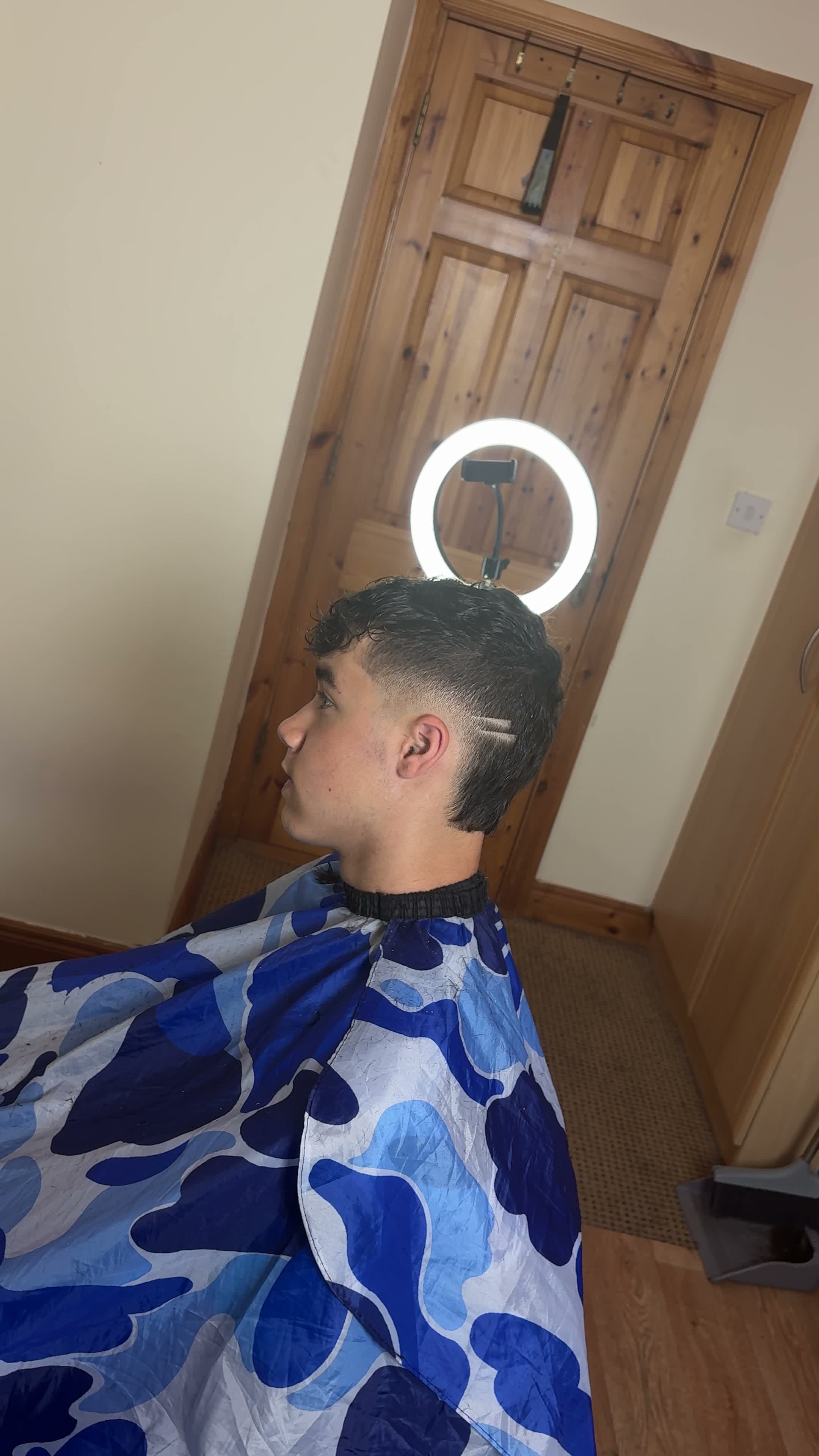 Chris.Cuts — video 2
