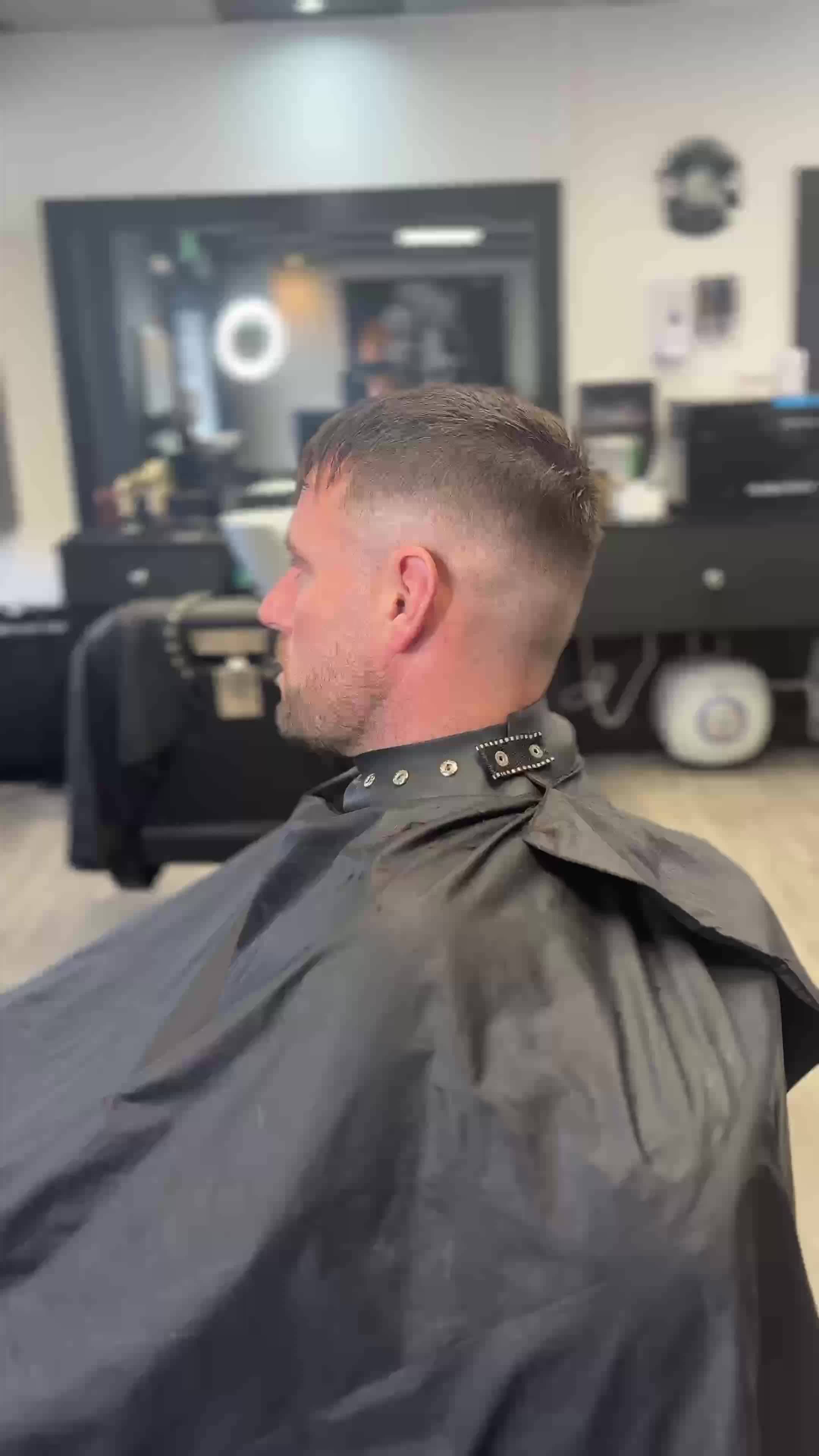 Chris.Cuts — video 1