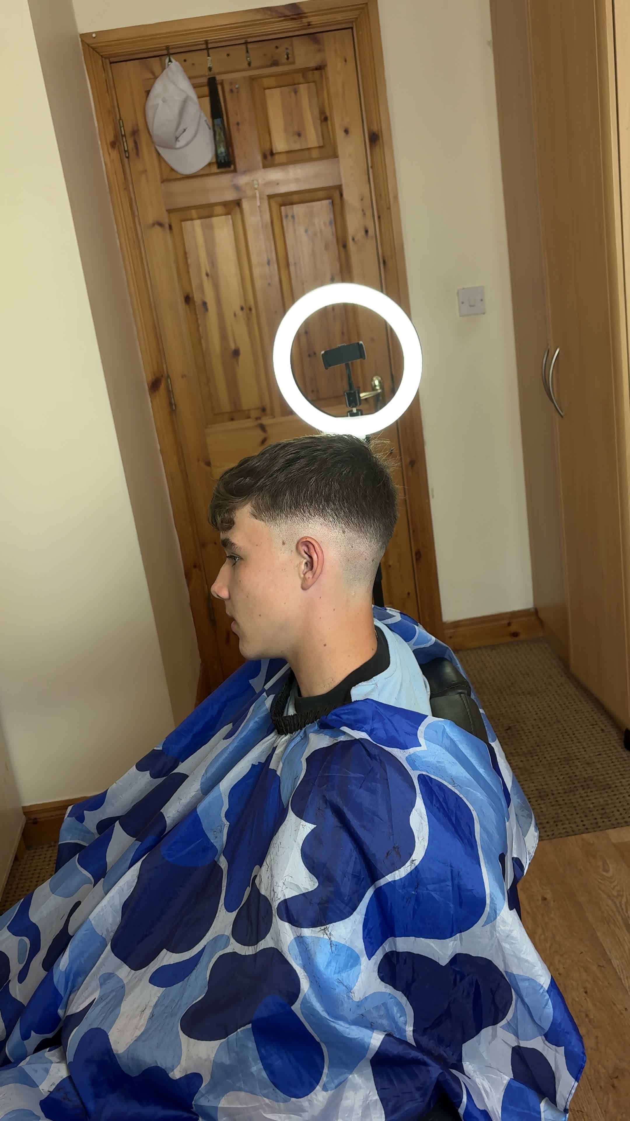 Chris.Cuts — video 4