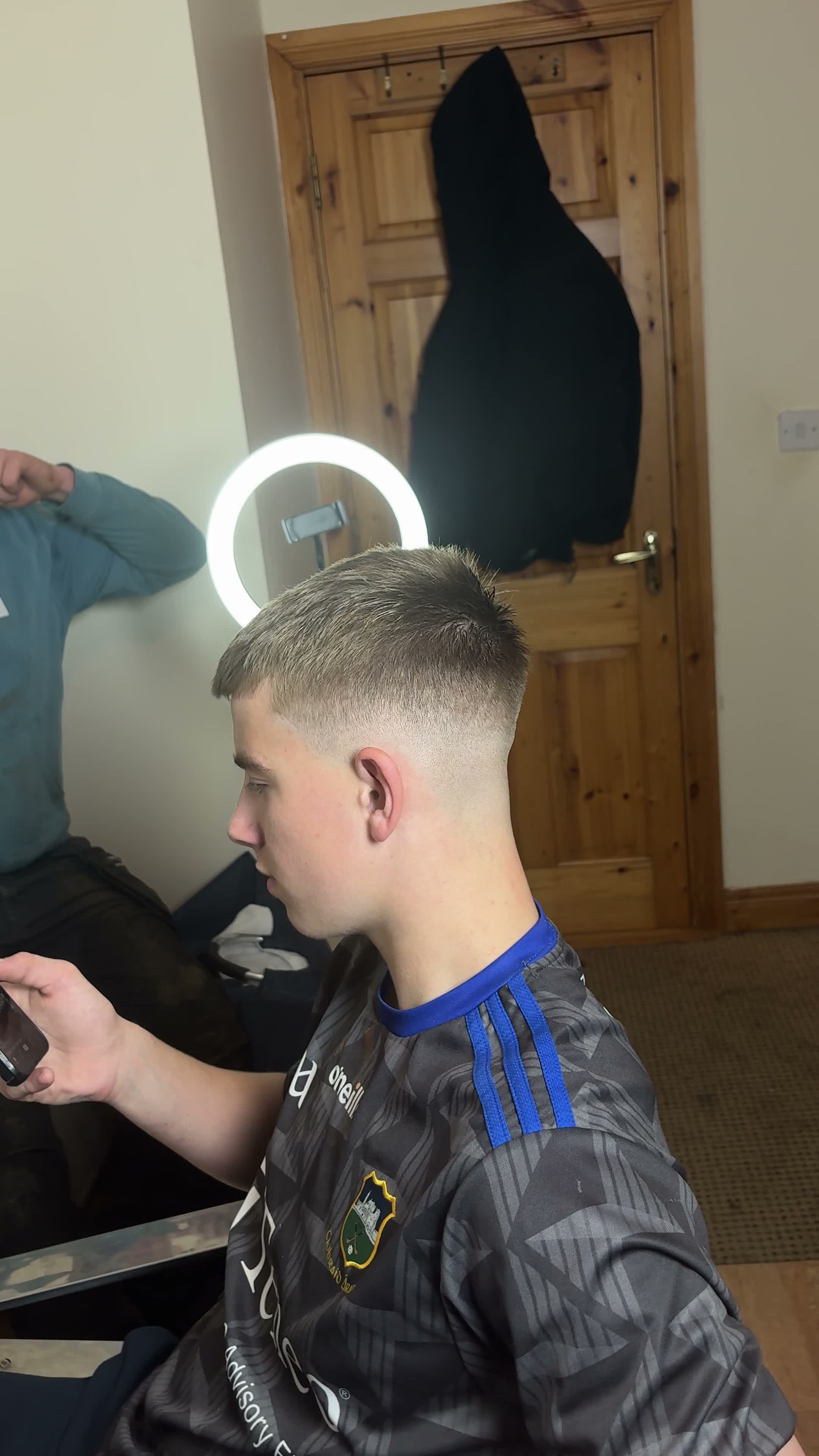 Chris.Cuts — video 6